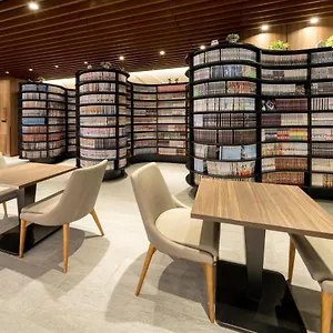 ホテル ザ エディスターホテル京都二条 Comic&books, 京都市